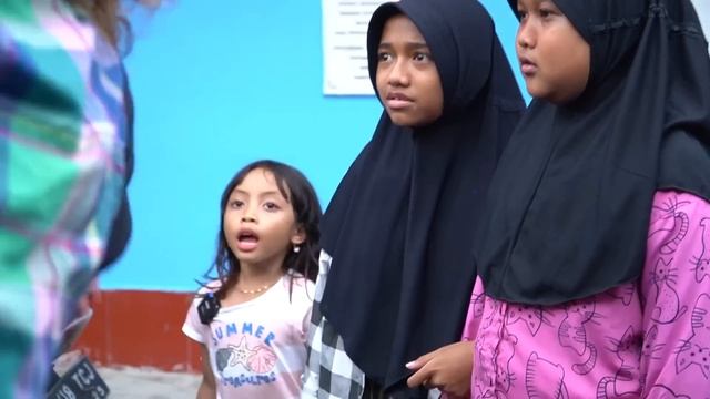 LEIKA ANAK BAIK VS TOMPEL ANAK NAKAL ? DRAMA PARODI LEIKA VS TOMPEL смотреть онлайн