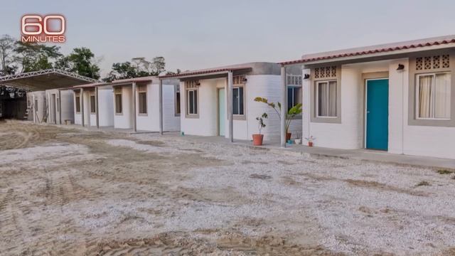 3D printing homes on Earth, someday the moon | 60 Minutes смотреть онлайн