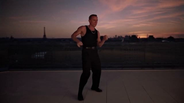 Madonna Do It (Take that up to the beat) with Daniel Craig Dancing смотреть онлайн