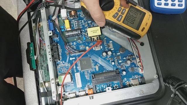 ремонт телевизора bbk bbk 32lem-1045/t2c не включается, мигает светодиод main cv3663bh-q32 смотреть онлайн