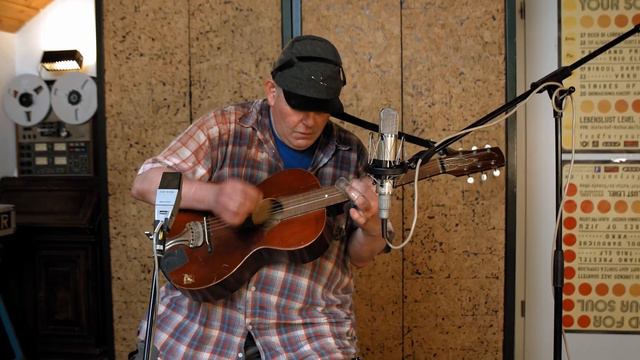Stani Kirov - Me and my own blues (live on FFYS) смотреть онлайн
