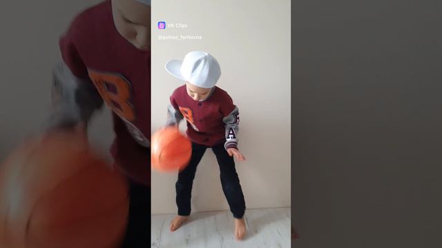 У всех есть шумный сосед. Если у тебя нет, у них есть.