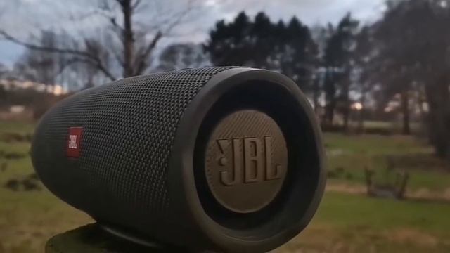 Jbl charge 4 green (GG) bass test with 100% LFM смотреть онлайн