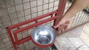 Кормушка для собаки в вольере (своими руками).