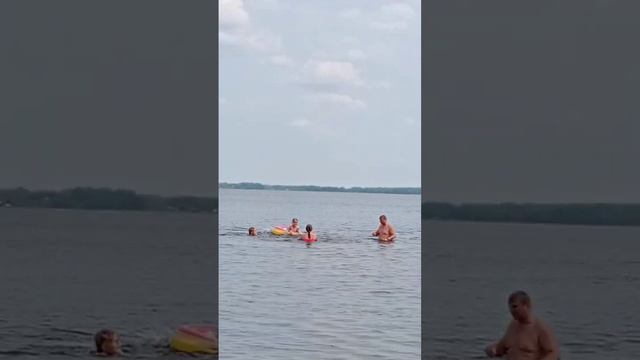 Шла мимо водички, решила искупаться.👈🌊🌊🌊🌊😁🙌 смотреть онлайн