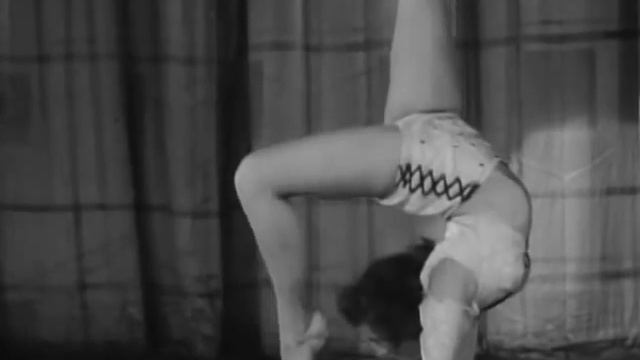 Something Weird The Bouncing Bombshell смотреть онлайн