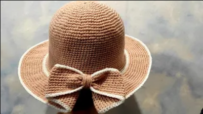 ШЛЯПА С БАНТОМ крючком. Шляпа осенняя для начинающих. (720p).mp4 смотреть онлайн