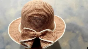 ШЛЯПА С БАНТОМ крючком. Шляпа осенняя для начинающих. (720p).mp4