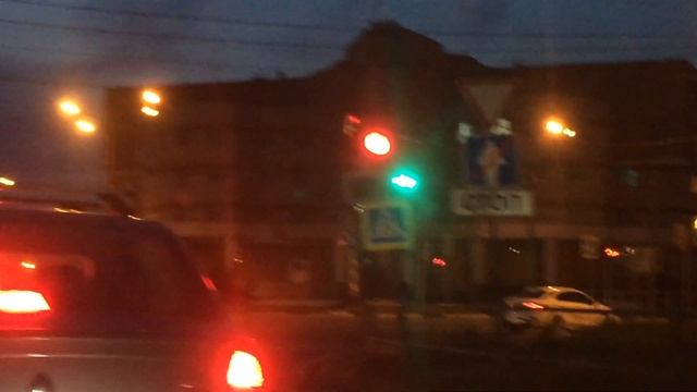 Сломанный светофор смотреть онлайн