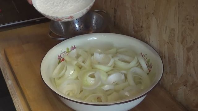 КАК ПРИГОТОВИТЬ СОМА ВО ФРИТЮРЕ ?! смотреть онлайн