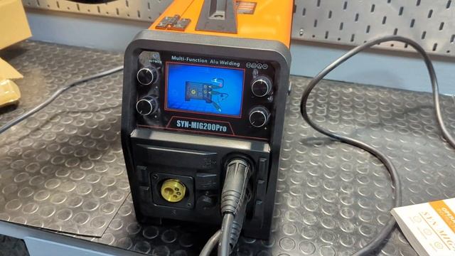 Kiniskas Suvirinimo Apatatas Hitbox SYN MIG200pro