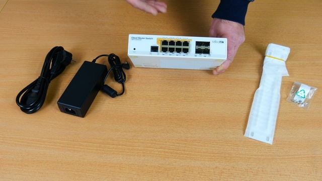 MikroTik CRS112-8P-4S-IN Switch réseau PoE 8 ports 10/100/1000 + 4 ports SFP Zoom#72 смотреть онлайн