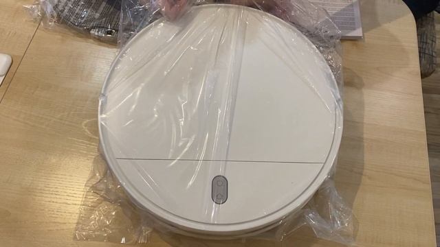 Распаковка Робот-пылесос Xiaomi Robot Vacuum-Mop Essential смотреть онлайн
