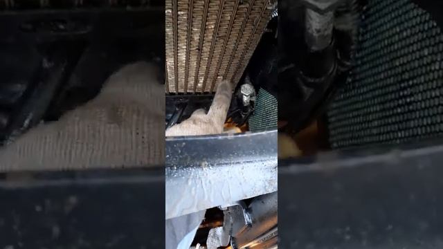 лопнул гидравлический радиатор jcb 3cx как доехать до базы смотреть онлайн