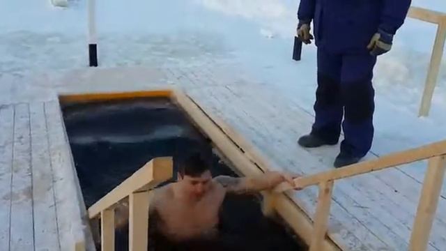 Крещенские купания в -30°С смотреть онлайн