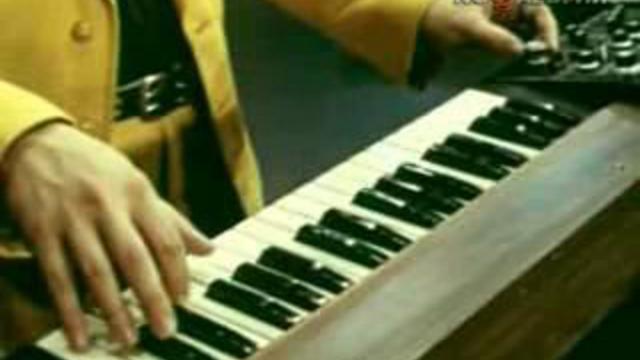 А любовь рядом была