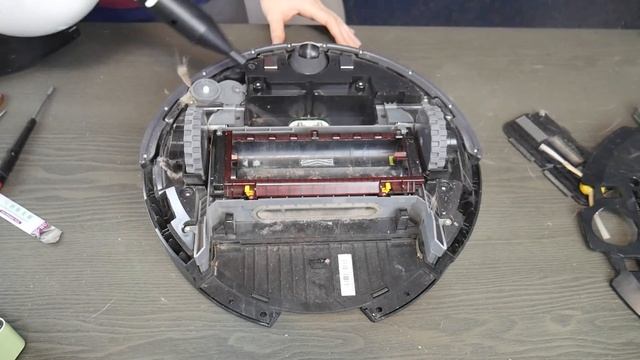 How to Fix an iRobot Roomba Extractor Frame Error 2 смотреть онлайн