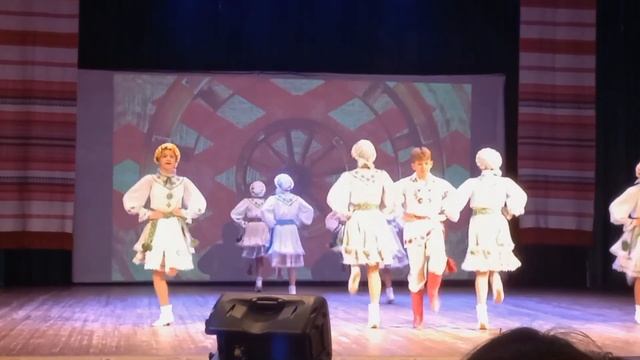 "Юрачка". Танцевальный коллектив "Ладачкі" смотреть онлайн