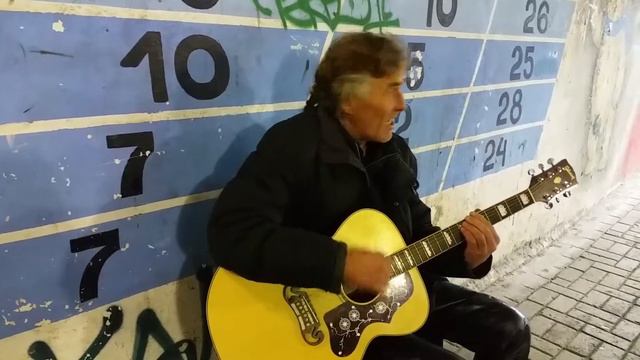 Уличный музыкант Владивостока Рустам От печали до радости антонов смотреть онлайн