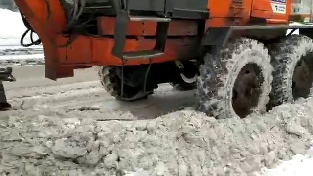 Формирование снежного вала автогрейдером (Тверитина) смотреть онлайн