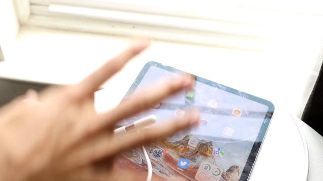 How To Connect Apple Pencil (USB-C) To iPad! смотреть онлайн
