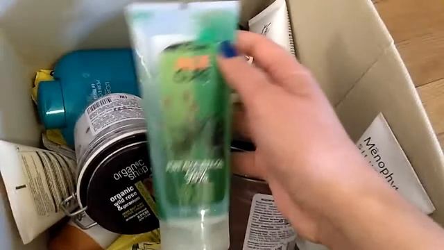 Charnichka / первое видео / где я храню косметику смотреть онлайн