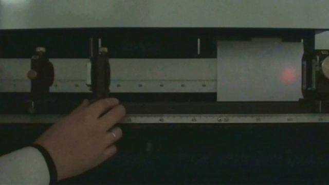 Определение длины волны лазерного излучения с помощью дифракции Френеля на круглом отверстии смотреть онлайн