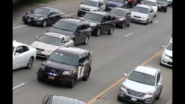 Move over! Police lights, siren, air horn! MN State Patrol Ford Explorer code 3 (Rettungsgasse) смотреть онлайн