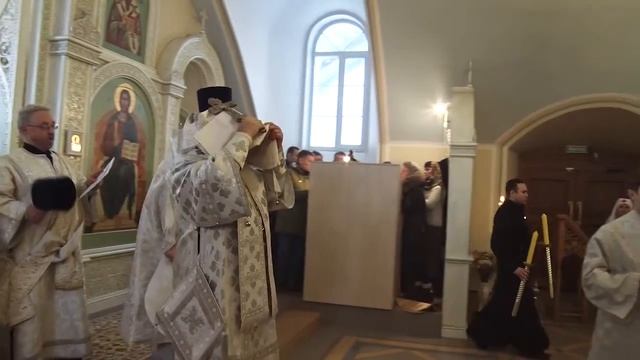 Литургия в Александро-Невском храме Казани в Крещенский сочельник смотреть онлайн
