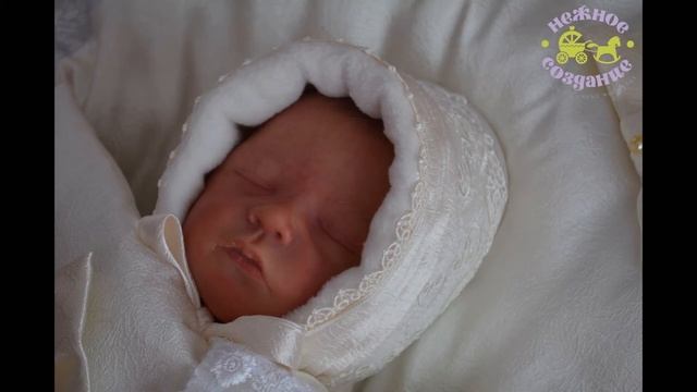 Шапочка для новорожденного. Шапочка на выписку 