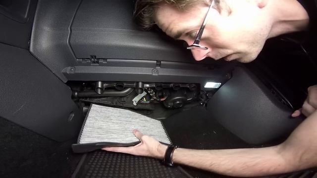 Volkswagen Cabin Air (Pollen) Filter How to (DIY) Install and Where it is Located смотреть онлайн