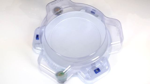 Beyblade Burst. Новый волчок Бейблэйд бирюзовый Z Achilles. Битвы с Winning Valkyrie (Valtryek V4) смотреть онлайн