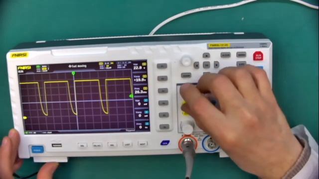 Осциллограф FNIRSI 1014D обзор функционала. Измеряем ШИМ сигнал смотреть онлайн