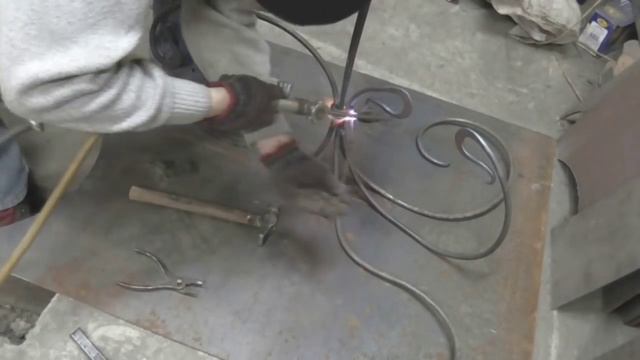 Холодная ковка кованая подставка для цветов своими руками патина смотреть онлайн