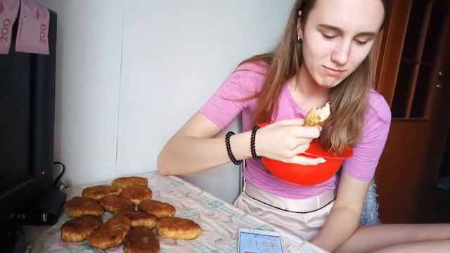 Съесть 20 котлет за 10 минут смотреть онлайн