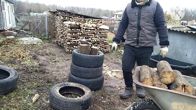 Удобный способ колки дров в покрышках смотреть онлайн