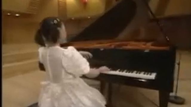 Yujia Wang plays Chopin Waltz c sharp minor, Op 64 No 2 смотреть онлайн
