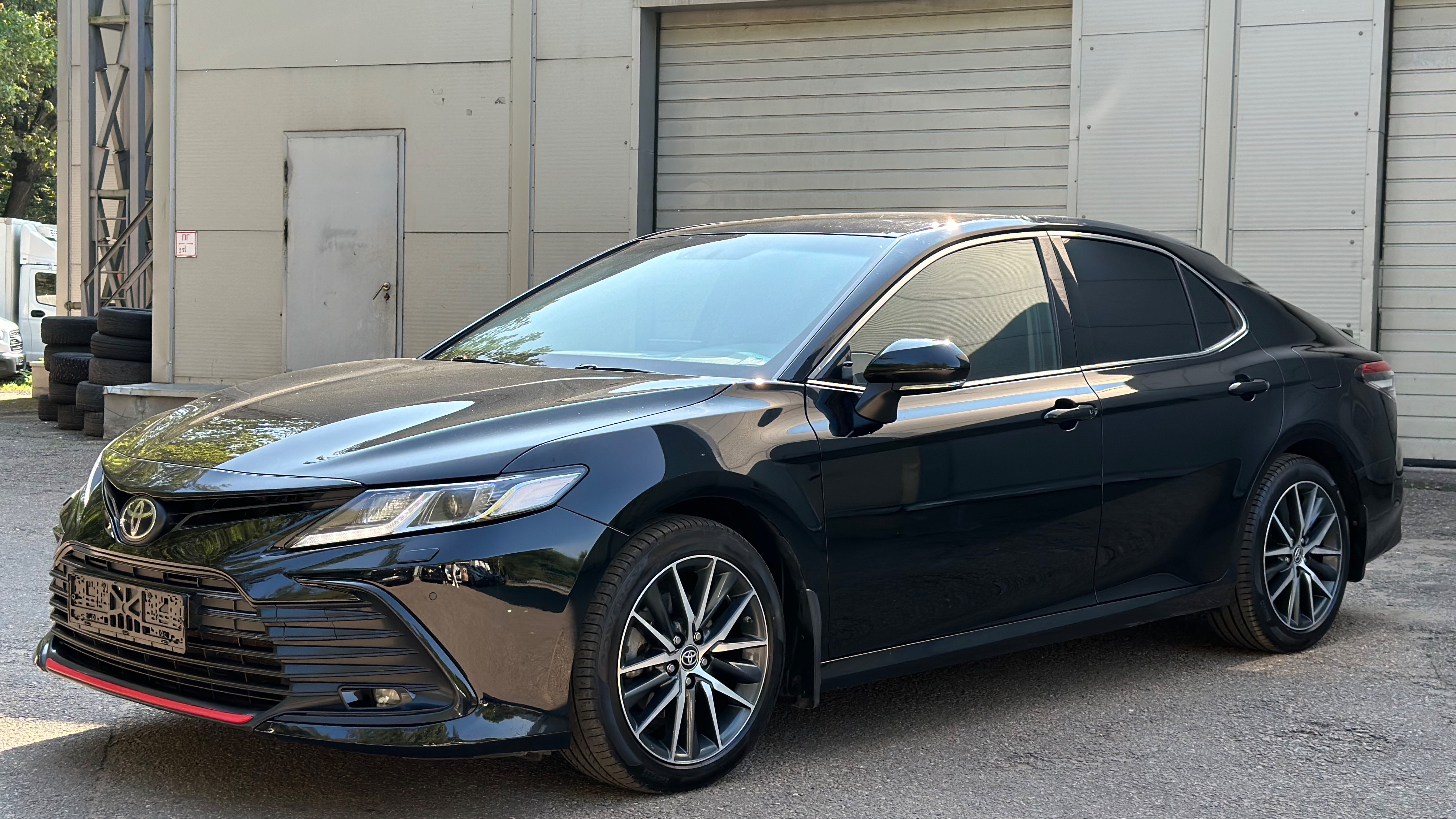 Toyota Camry GR Sport смотреть онлайн