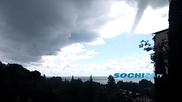 Формирование смерча (Хоста, 16.07.2019) смотреть онлайн