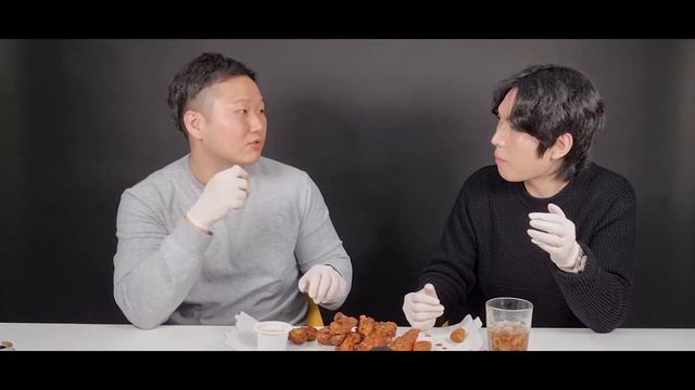 멕시카나치킨 달콤라떼치킨 먹방 Chicken Mukbang ASMR (Feat. 추너) смотреть онлайн