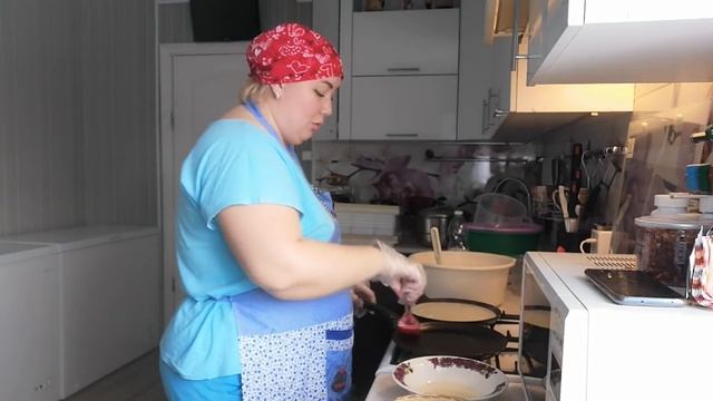 Рождественский сочельник? Пеку блины? Краска для дверей?? смотреть онлайн