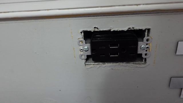 Peel & Stick Backsplash l Step By Step Install w/ Custom Trim смотреть онлайн