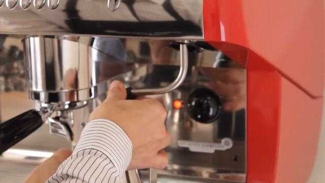 Futurmat F3: perfect espresso with Grouptronic temperature control смотреть онлайн