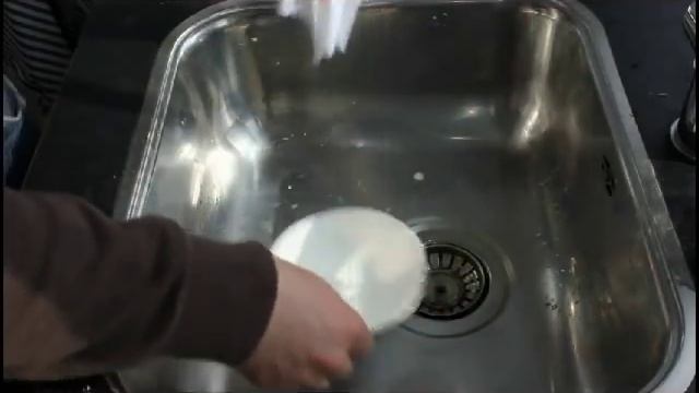 How to remove chocolate stains from clothes смотреть онлайн