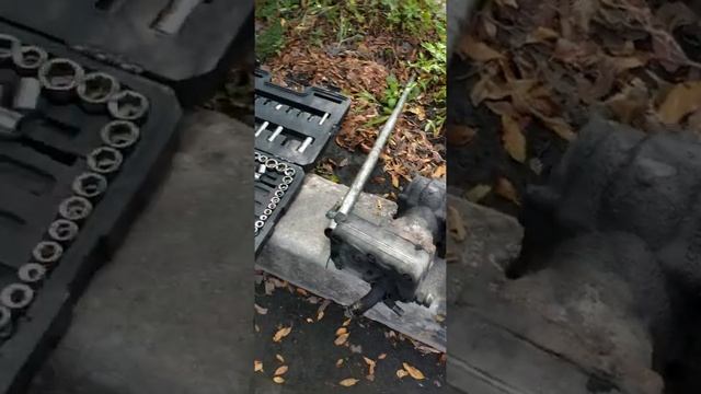 ¿Cómo cambiar la bomba de agua del volvo D12? смотреть онлайн