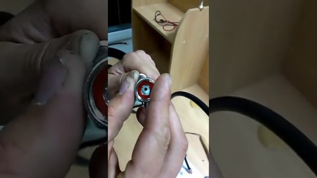 Как паять центральную жилу на кабеле RG-8 и собрать разъем N-Type смотреть онлайн