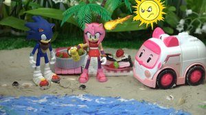 Подруга Соник Бум получила солнечный удар. Мультик с игрушками