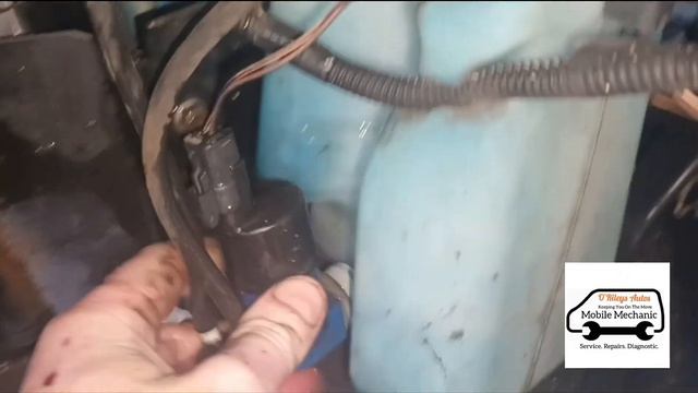 Renault Clio 2011 MK3 Windscreen Washer Pump Replacement