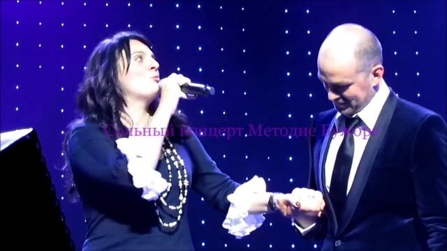 Елена Ваенга: "Я грохнулась!". Эмоциональный рассказ Елены ее конфузе в БКЗ "Октябрьский". смотреть онлайн