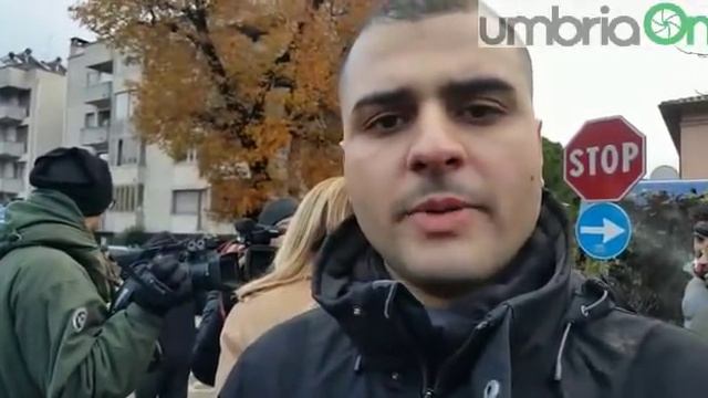 CasaPound manifesta a Perugia, parla Antonio Ribeco смотреть онлайн